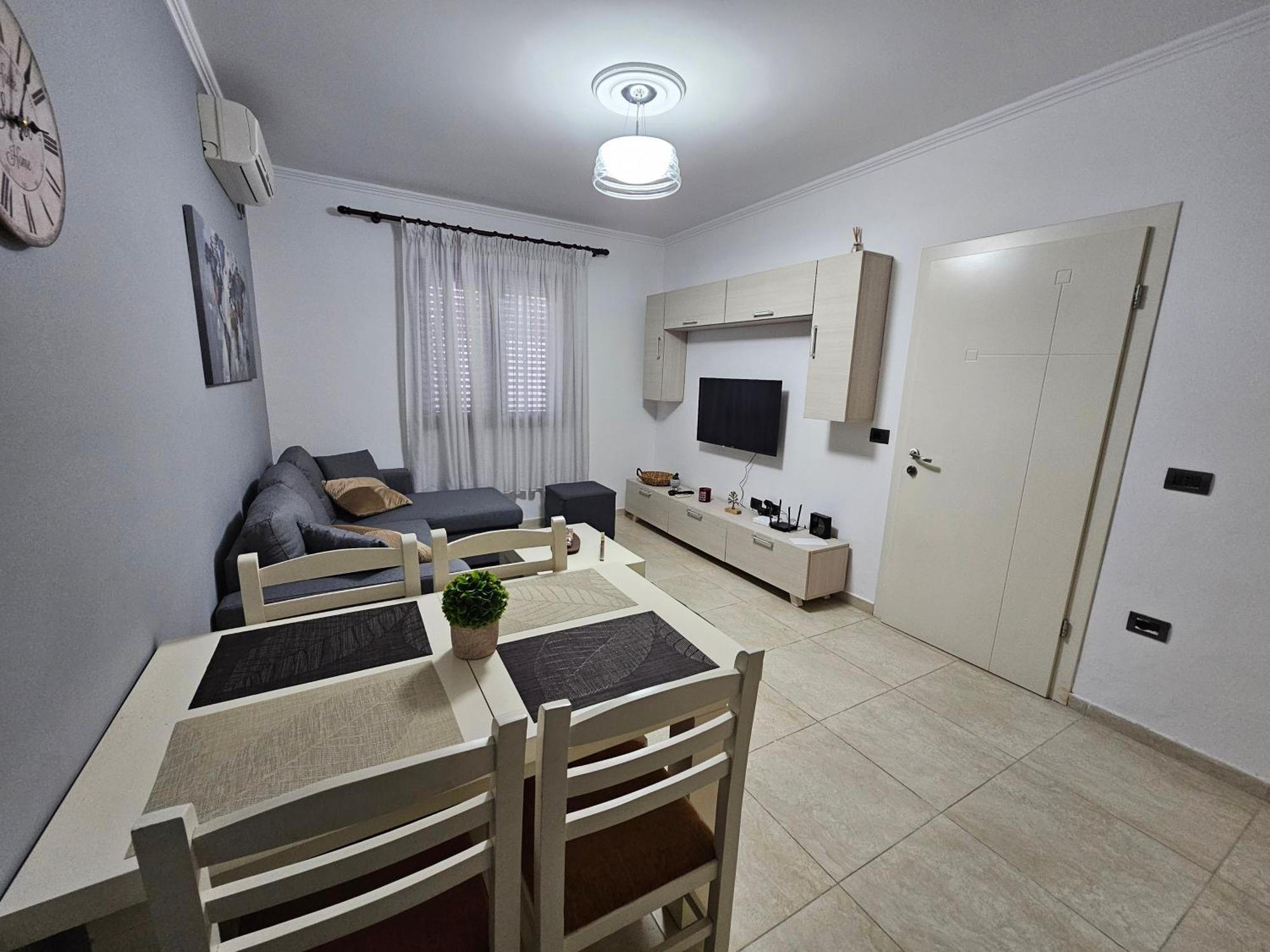 Appartamento Wanderlust Tirana 2 Esterno foto